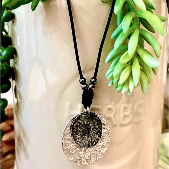 Silpada Vintage Rare Oxidized Sterling Silver 2 Discs Leather Corded Necklace - Picture 4 of 9